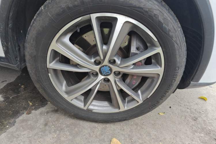 Used BYD Tang New Energy 2018 DM 2.0T All-Wheel Drive Smart Connectivity Luxury Model 7 Seats China V Emission Standard Right Front Wheel Hub