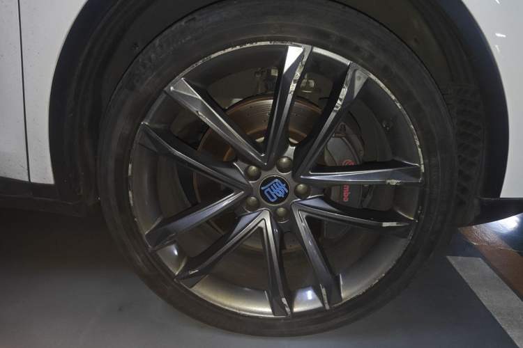Used BYD Tang New Energy 2018 DM 2.0T All-Wheel Drive Smart Connect Genesis Edition 7 Seats China V Emission Standard Right Front Wheel Hub
