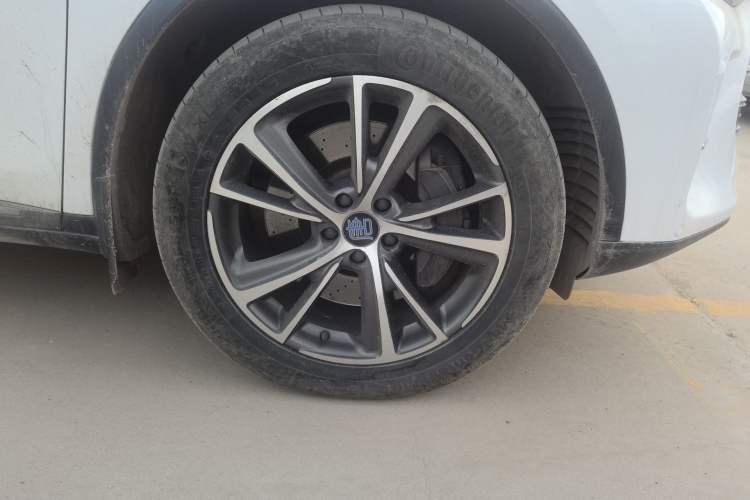 Used BYD Tang New Energy 2018 DM 2.0T All-Wheel Drive Smart Connectivity Luxury Model 7 Seats China V Emission Standard Right Front Wheel Hub
