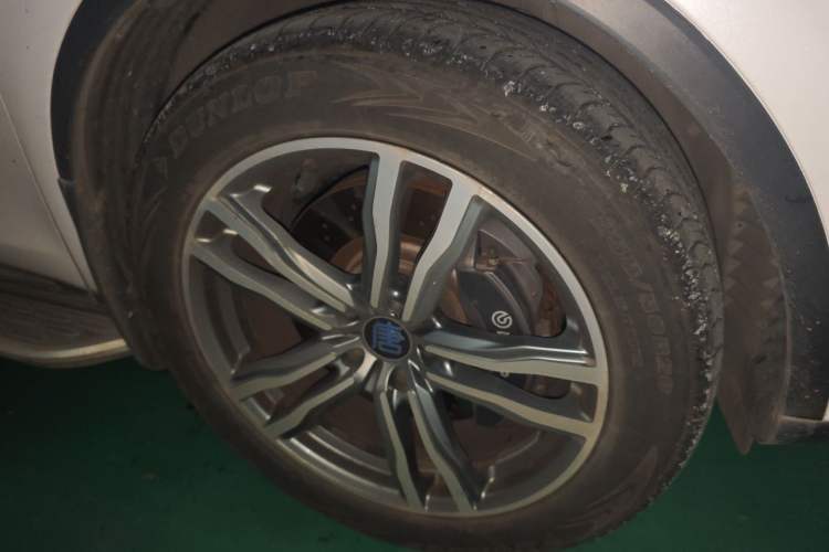 Used BYD Tang New Energy 2018 DM 2.0T All-Wheel Drive Smart Connectivity Luxury Model 7 Seats China V Emission Standard Right Front Wheel Hub