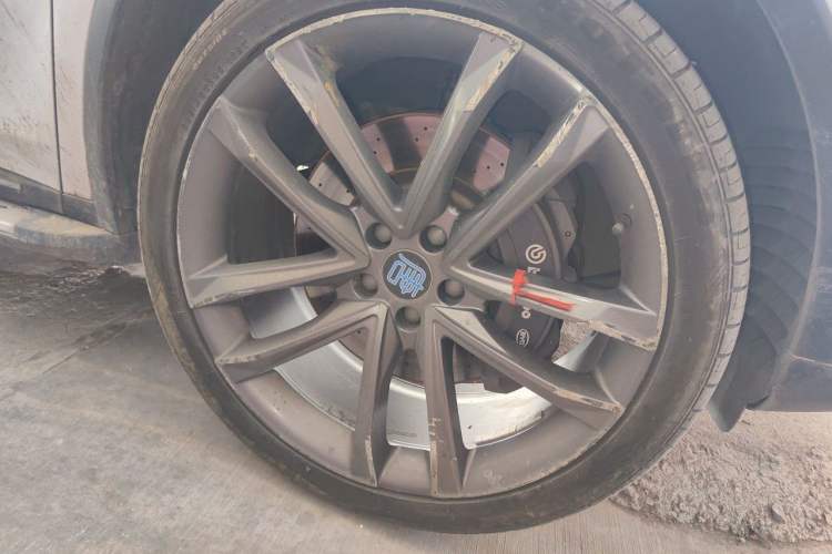 Used BYD Tang New Energy 2018 DM 2.0T All-Wheel Drive Smart Connectivity Luxury Model 7 Seats China V Emission Standard Right Front Wheel Hub