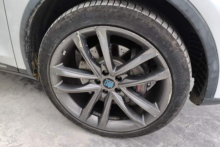 Used BYD Tang New Energy 2018 DM 2.0T All-Wheel Drive Smart Connectivity Luxury Model 7 Seats China V Emission Standard Right Front Wheel Hub