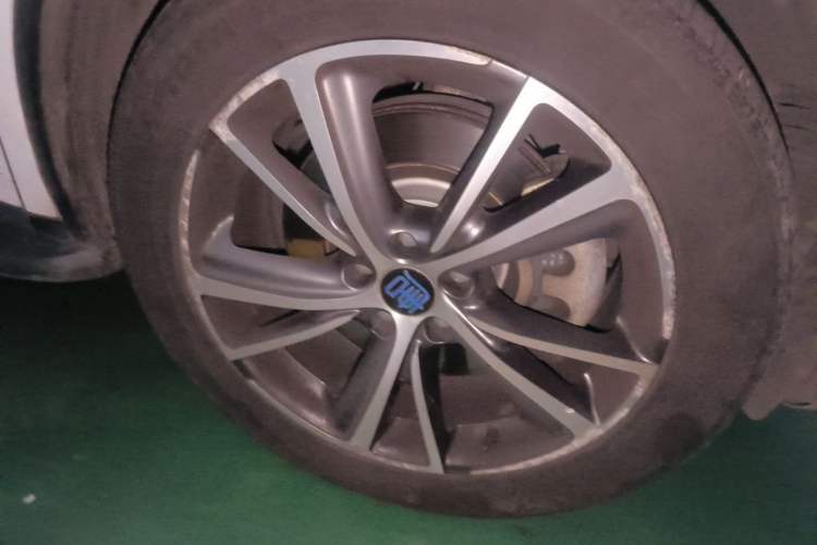 Used BYD Tang New Energy 2018 DM 2.0T All-Wheel Drive Smart Connect Advanced Model 7 Seats China V Emission Standard Right Front Wheel Hub