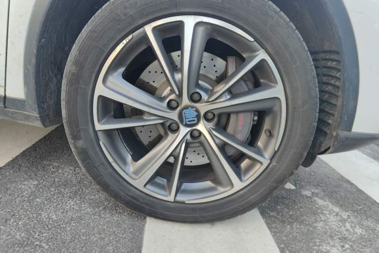 Used BYD Tang New Energy 2018 DM 2.0T All-Wheel Drive Smart Connectivity Enjoyment Model 5 Seats China V Emission Standard Right Front Wheel Hub