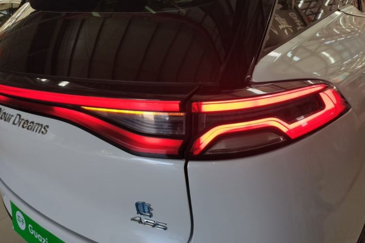 Used BYD Tang New Energy 2018 DM 2.0T All-Wheel Drive Smart Connect Advanced Model 7 Seats China V Emission Standard Right Rear Taillight