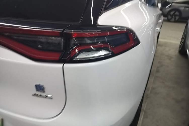 Used BYD Tang New Energy 2018 DM 2.0T All-Wheel Drive Smart Connectivity Luxury Model 7 Seats China V Emission Standard Right Rear Taillight