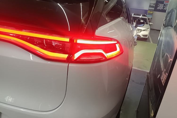Used BYD Tang New Energy 2018 DM 2.0T All-Wheel Drive Smart Connect Genesis Edition 7 Seats China V Emission Standard Right Rear Taillight