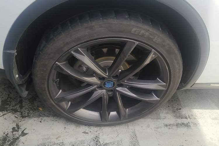 Used BYD Tang New Energy 2018 DM 2.0T All-Wheel Drive Smart Connectivity Luxury Model 7 Seats China V Emission Standard Right Rear Wheel Hub