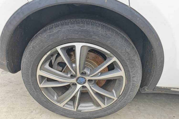 Used BYD Tang New Energy 2018 DM 2.0T All-Wheel Drive Smart Connectivity Luxury Model 7 Seats China V Emission Standard Right Rear Wheel Hub