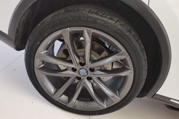 Used BYD Tang New Energy 2018 DM 2.0T All-Wheel Drive Smart Connect Advanced Model 7 Seats China V Emission Standard Right Rear Wheel Hub