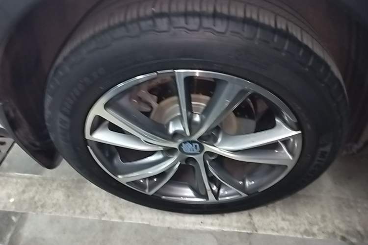 Used BYD Tang New Energy 2018 DM 2.0T All-Wheel Drive Smart Connectivity Luxury Model 7 Seats China V Emission Standard Right Rear Wheel Hub
