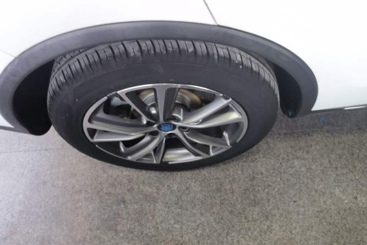 Used BYD Tang New Energy 2018 DM 2.0T All-Wheel Drive Smart Connectivity Luxury Model 7 Seats China V Emission Standard Right Rear Wheel Hub