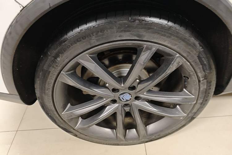 Used BYD Tang New Energy 2018 DM 2.0T All-Wheel Drive Smart Connect Elite 7-Seater China V Emission Standard Right Rear Wheel Hub