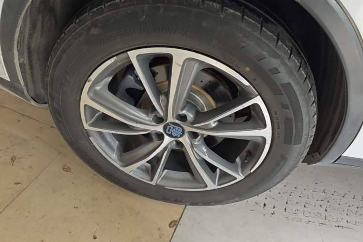 Used BYD Tang New Energy 2018 DM 2.0T All-Wheel Drive Smart Connectivity Luxury Model 7 Seats China V Emission Standard Right Rear Wheel Hub