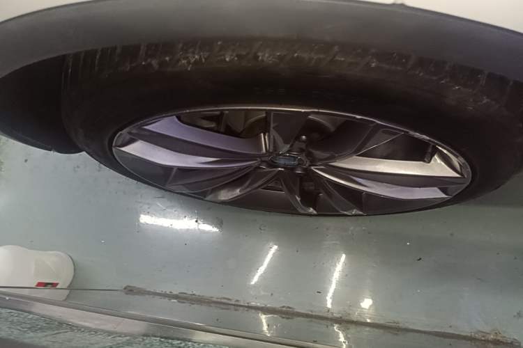Used BYD Tang New Energy 2018 DM 2.0T All-Wheel Drive Smart Connect Genesis Edition 7 Seats China V Emission Standard Right Rear Wheel Hub