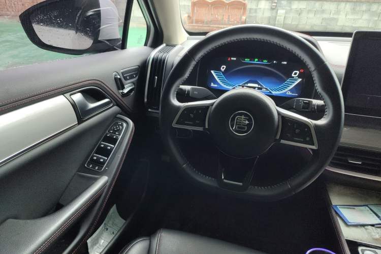 Used BYD Tang New Energy 2018 DM 2.0T All-Wheel Drive Smart Connectivity Enjoyment Model 5 Seats China V Emission Standard Steering Wheel