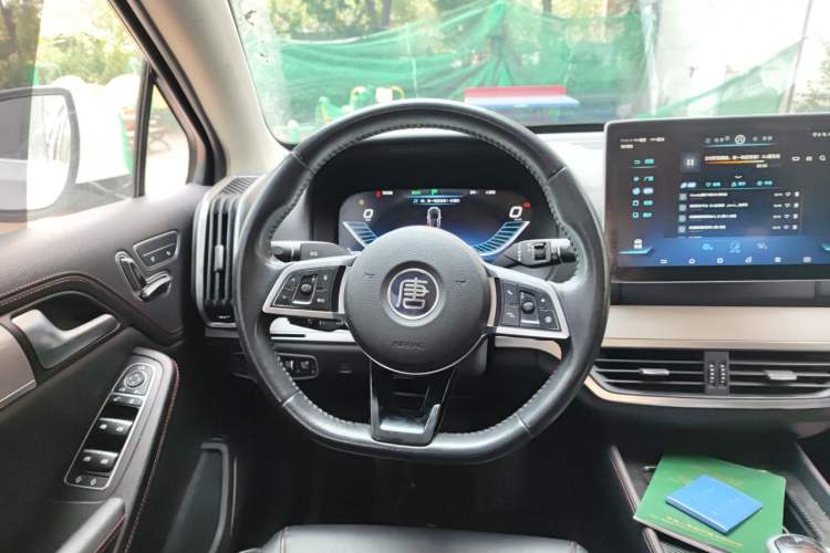 Used BYD Tang New Energy 2018 DM 2.0T All-Wheel Drive Smart Connectivity Luxury Model 7 Seats China V Emission Standard Steering Wheel
