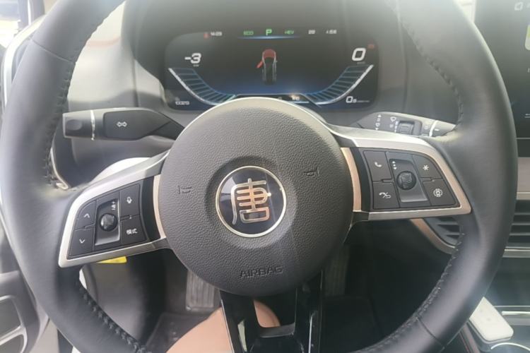Used BYD Tang New Energy 2018 DM 2.0T All-Wheel Drive Smart Connectivity Luxury Model 7 Seats China V Emission Standard Steering Wheel