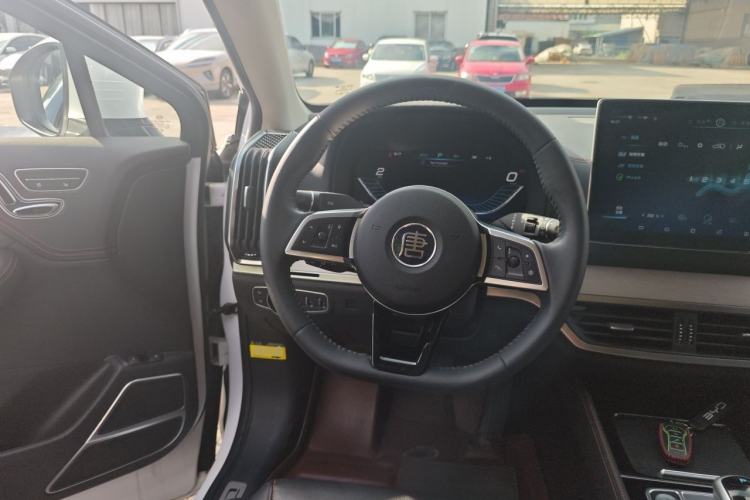 Used BYD Tang New Energy 2018 DM 2.0T All-Wheel Drive Smart Connectivity Luxury Model 7 Seats China V Emission Standard Steering Wheel