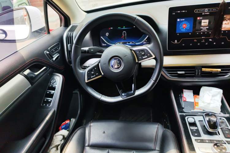 Used BYD Tang New Energy 2018 DM 2.0T All-Wheel Drive Smart Connectivity Luxury Model 7 Seats China V Emission Standard Steering Wheel