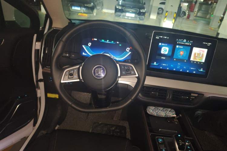 Used BYD Tang New Energy 2018 DM 2.0T All-Wheel Drive Smart Connectivity Luxury Model 7 Seats China V Emission Standard Steering Wheel