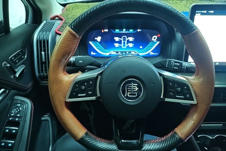 Used BYD Tang New Energy 2018 DM 2.0T All-Wheel Drive Smart Connect Elite 7-Seater China V Emission Standard Steering Wheel