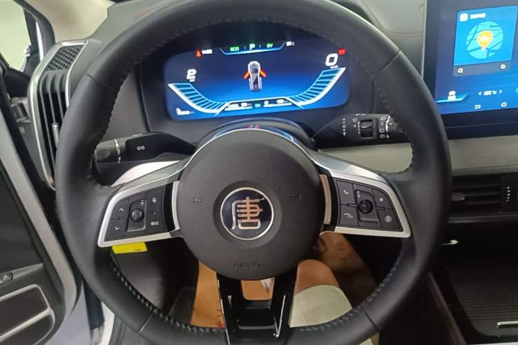 Used BYD Tang New Energy 2018 DM 2.0T All-Wheel Drive Smart Connectivity Luxury Model 7 Seats China V Emission Standard Steering Wheel