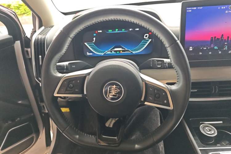 Used BYD Tang New Energy 2018 DM 2.0T All-Wheel Drive Smart Connectivity Luxury Model 7 Seats China V Emission Standard Steering Wheel