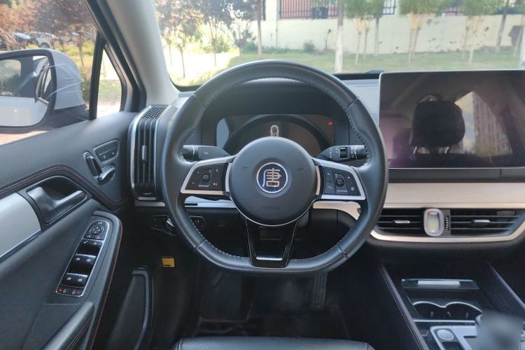 Used BYD Tang New Energy 2018 DM 2.0T All-Wheel Drive Smart Connectivity Enjoyment Model 5 Seats China V Emission Standard Steering Wheel