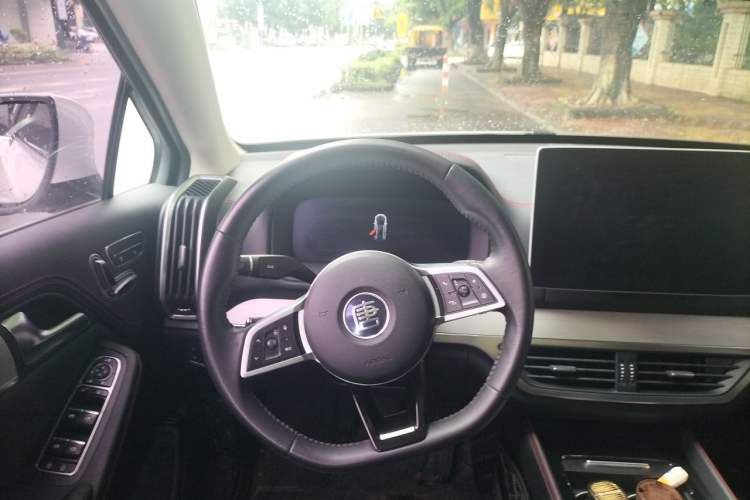 Used BYD Tang New Energy 2018 DM 2.0T All-Wheel Drive Smart Connectivity Luxury Model 7 Seats China V Emission Standard Steering Wheel