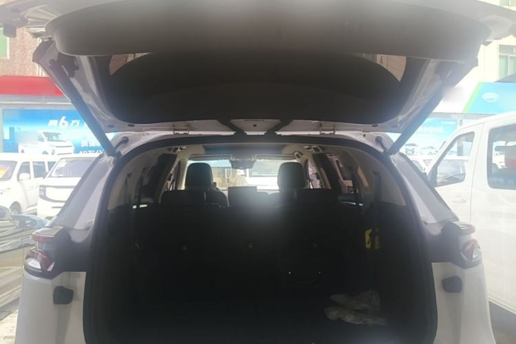 Used BYD Tang New Energy 2018 DM 2.0T All-Wheel Drive Smart Connectivity Luxury Model 7 Seats China V Emission Standard Trunk