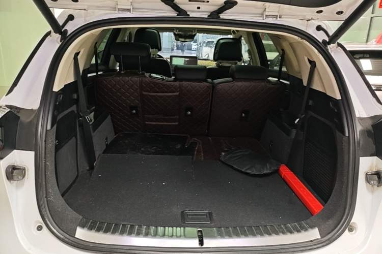Used BYD Tang New Energy 2018 DM 2.0T All-Wheel Drive Smart Connect Elite 7-Seater China V Emission Standard Trunk