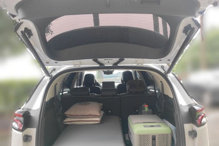 Used BYD Tang New Energy 2018 DM 2.0T All-Wheel Drive Smart Connectivity Luxury Model 7 Seats China V Emission Standard Trunk