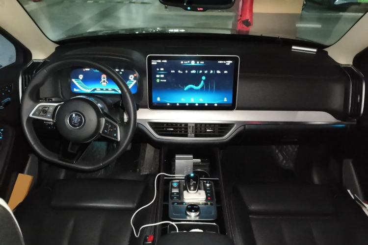 Used BYD Tang New Energy 2019 EV600D Four-Wheel Drive Smart Connect Genesis Edition Center Console