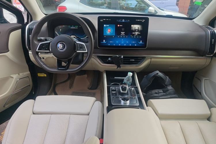 Used BYD Tang New Energy 2019 EV600D Four-Wheel Drive Smart Connect Genesis Edition Center Console