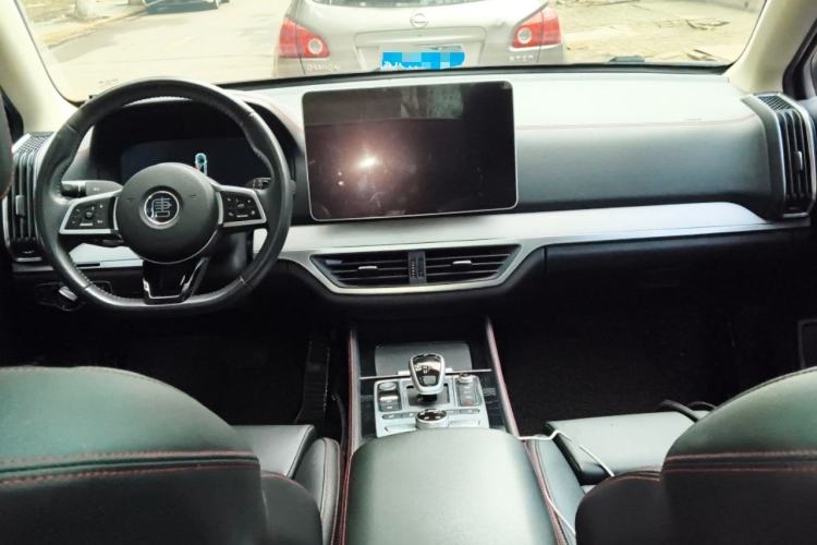 Used BYD Tang New Energy 2019 DM 2.0T All-Wheel Drive Connected Innovation Edition 7 Seats China VI Standard Center Console