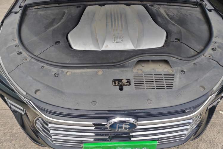 Used BYD Tang New Energy 2019 DM 2.0T All-Wheel Drive Connected Leading Model 7 Seats China VI Standard Engine Bay