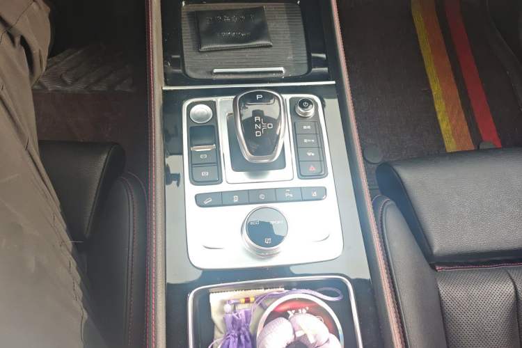 Used BYD Tang New Energy 2019 EV600D Four-Wheel Drive Smart Connectivity Leading Model Gear Lever