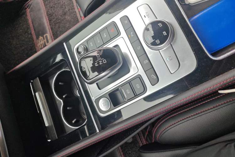 Used BYD Tang New Energy 2019 DM 2.0T All-Wheel Drive Connected Leading Model 7 Seats China VI Standard Gear Lever