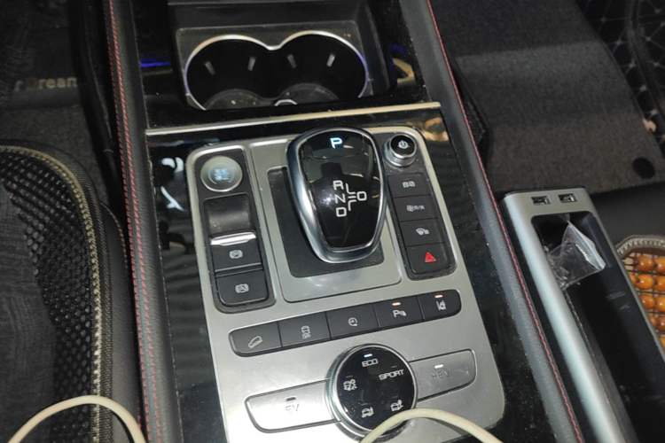 Used BYD Tang New Energy 2019 DM 2.0T All-Wheel Drive Smart Connect Enjoyment Model 5 Seats China VI Standard Gear Lever