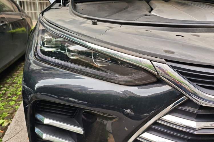 Used BYD Tang New Energy 2019 DM 2.0T All-Wheel Drive Connected Leading Model 7 Seats China VI Standard Right Front Headlight