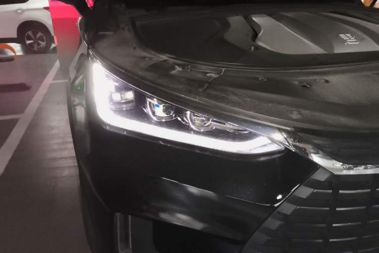 Used BYD Tang New Energy 2019 EV600D Four-Wheel Drive Smart Connect Genesis Edition Right Front Headlight