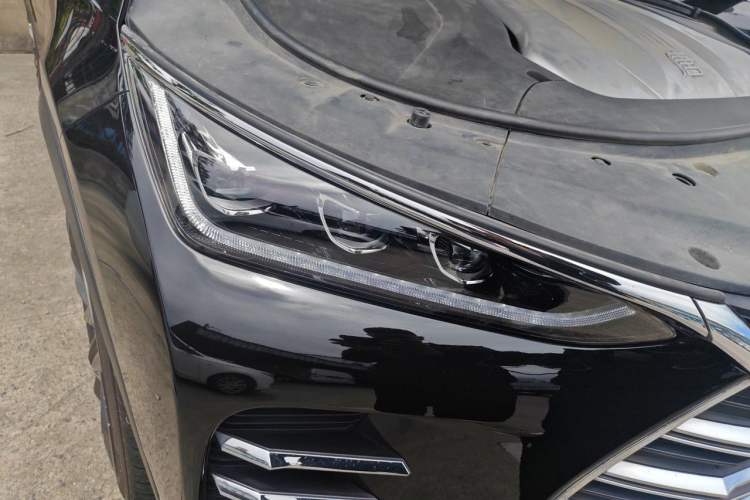 Used BYD Tang New Energy 2019 DM 2.0T All-Wheel Drive Connected Leading Model 7 Seats China VI Standard Right Front Headlight