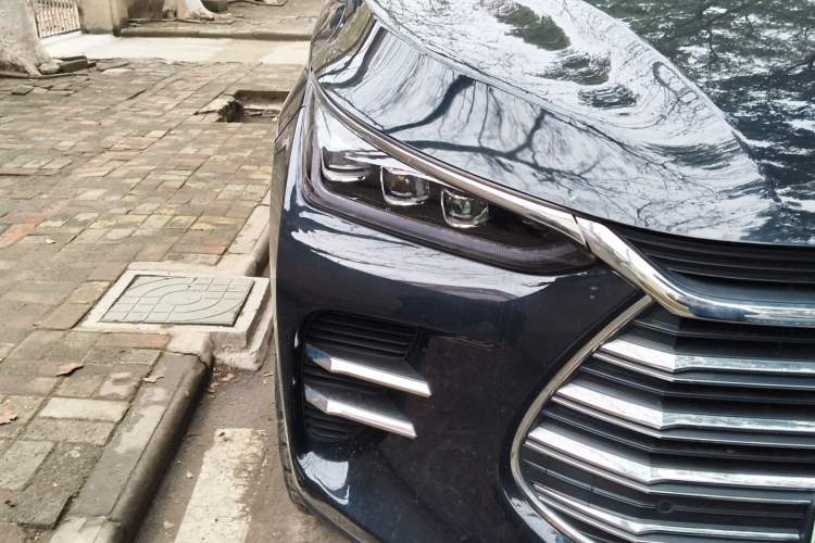 Used BYD Tang New Energy 2019 DM 2.0T All-Wheel Drive Connected Innovation Edition 7 Seats China VI Standard Right Front Headlight