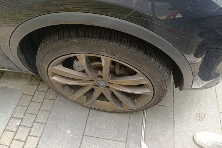 Used BYD Tang New Energy 2019 DM 2.0T All-Wheel Drive Connected Leading Model 7 Seats China VI Standard Right Front Wheel Hub