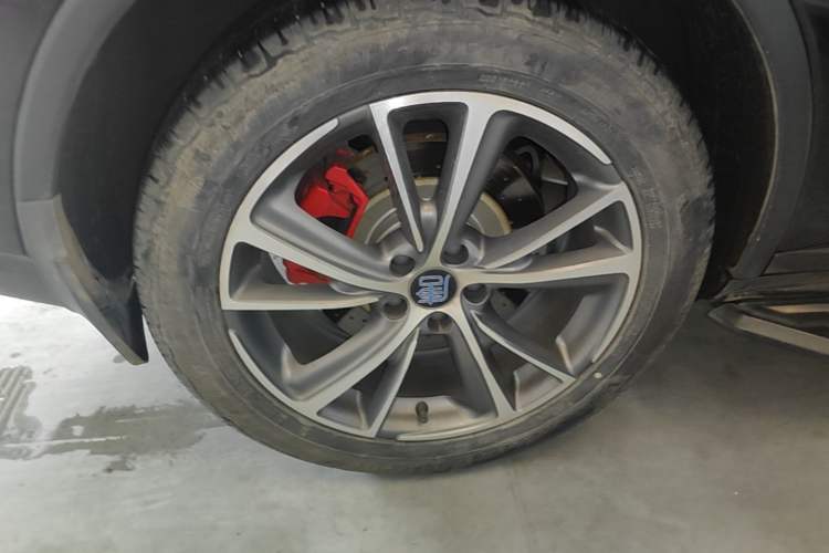 Used BYD Tang New Energy 2019 DM 2.0T All-Wheel Drive Smart Connect Enjoyment Model 5 Seats China VI Standard Right Rear Wheel Hub