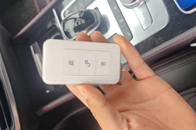 Used BYD Tang New Energy 2019 DM 2.0T All-Wheel Drive Connected Leading Model 7 Seats China VI Standard Vehicle Key