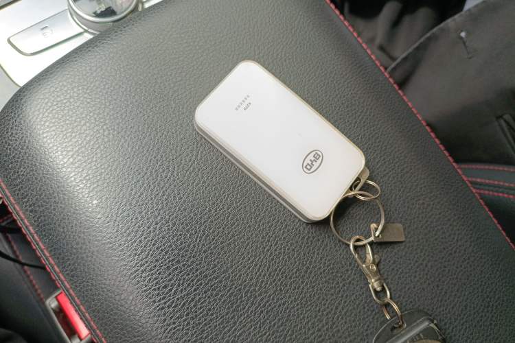 Used BYD Tang New Energy 2019 DM 2.0T All-Wheel Drive Connected Leading Model 7 Seats China VI Standard Vehicle Key