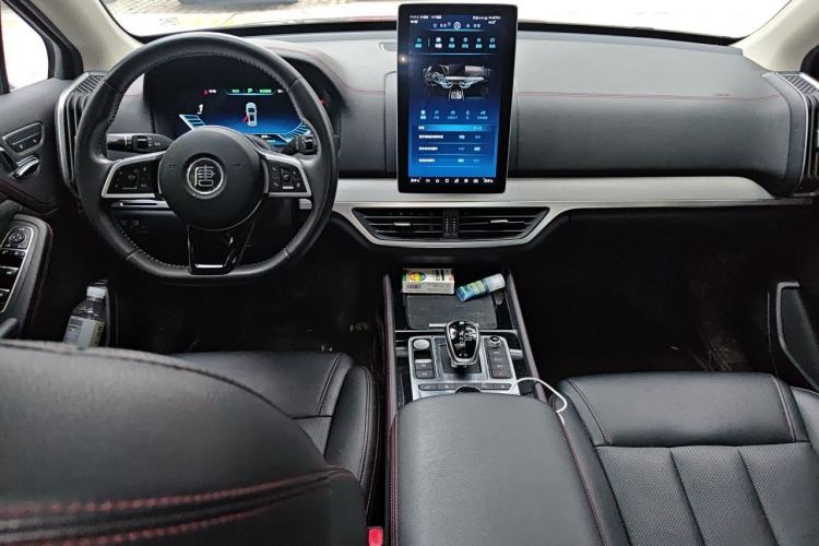 Used BYD Tang New Energy 2019 EV600 Two-Wheel Drive Smart Connectivity Deluxe Model Center Console