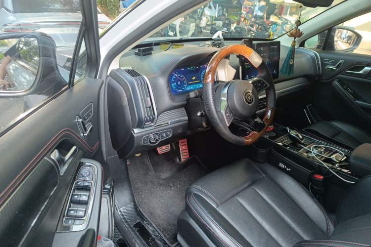 Used BYD Tang New Energy 2019 DM 2.0T All-Wheel Drive Smart Connectivity Enjoyment Model 7 Seats China VI Standard Driver Seat